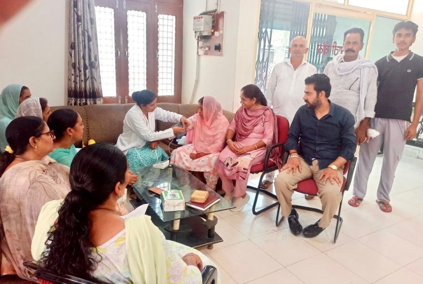 ਪਿੰਡ ਖੁਈਆਂ ਸਰਵਰ ਦੇ ਸਹਿਕਾਰੀ ਬੈਂਕ ਵਿੱਚ ਲਗਾਇਆ ਹਾਈਪਰਟੈਨਸ਼ਨ ਚੈੱਕ-ਅੱਪ ਕੈਂਪ